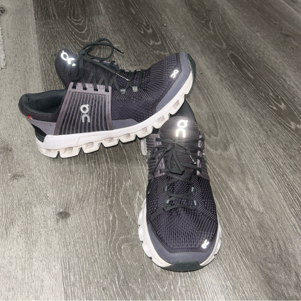 Women’s on cloud size 9